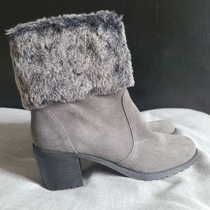 NWT Aerosoles Gray Heeled Faux Fur Cuffed Boots